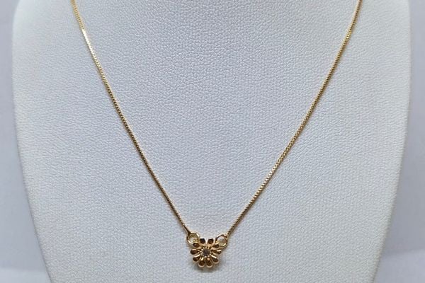 Collar Flor Brillante
